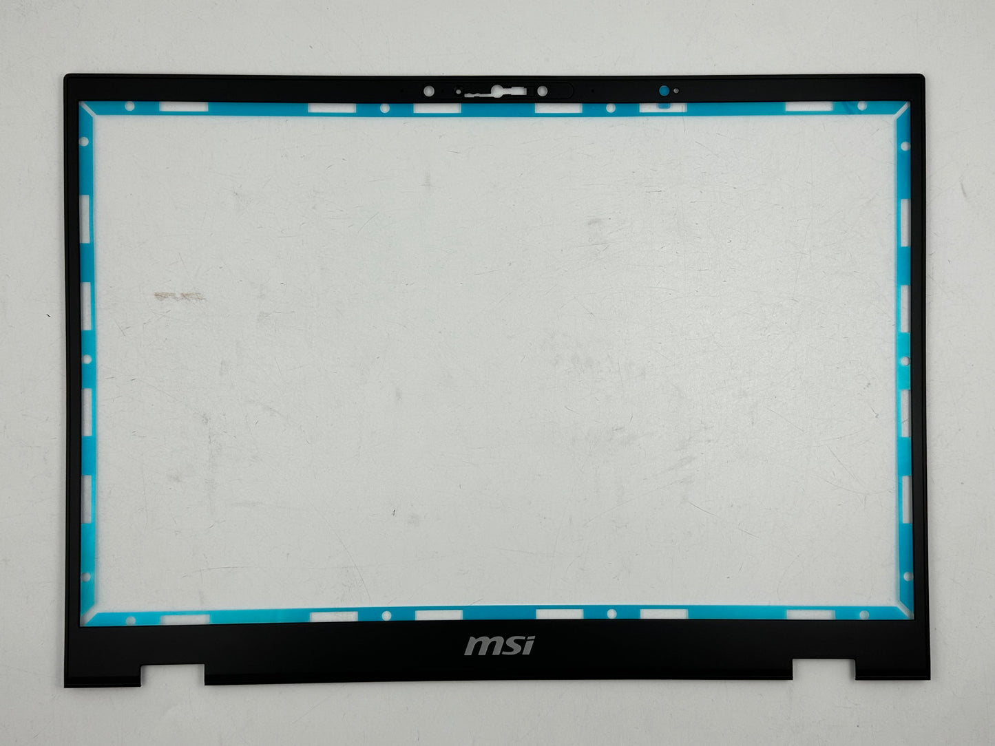 MSI LCD BEZEL (307-5A1B224-Y85)