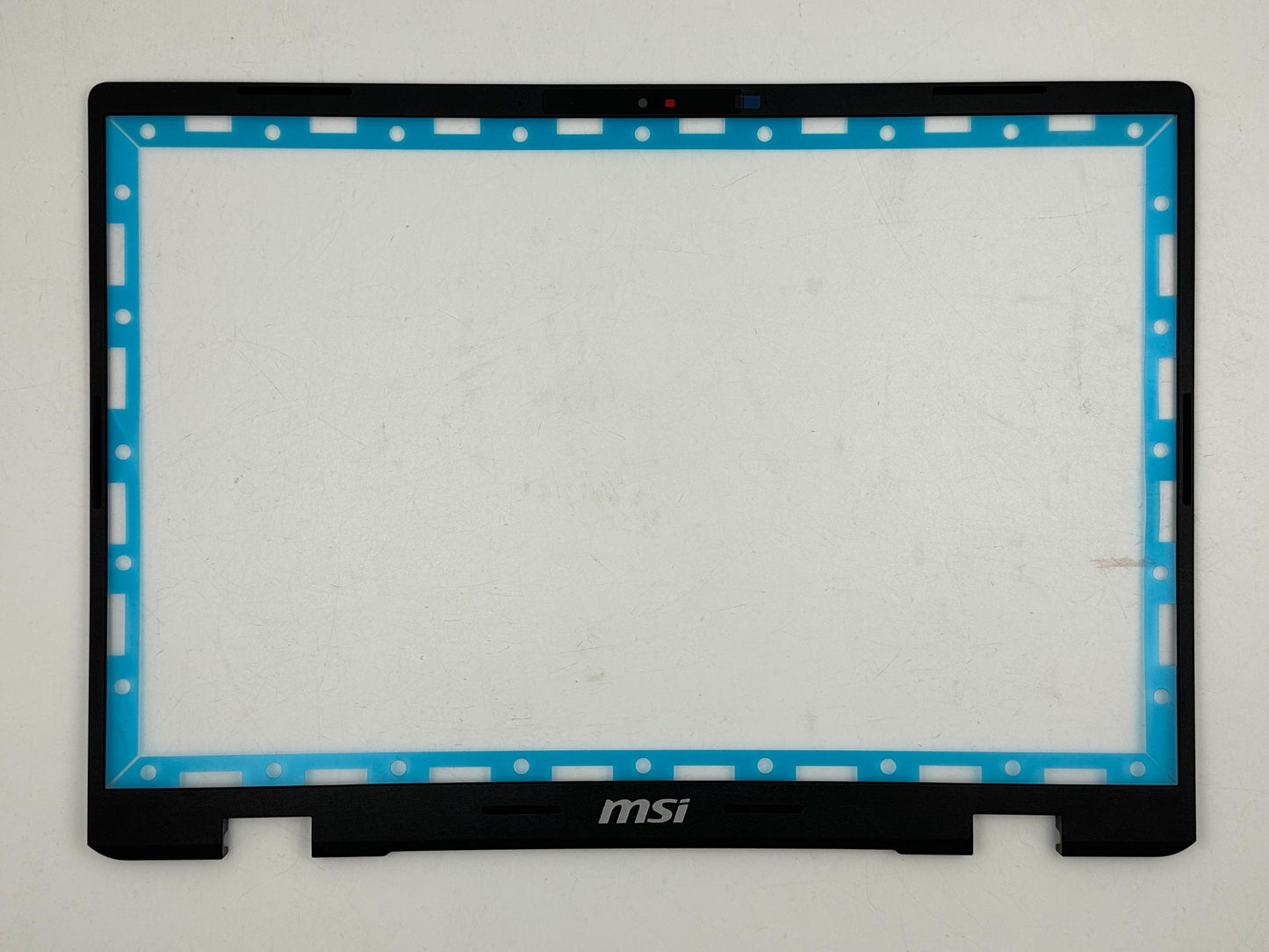 MSI LCD BEZEL (307-5P2B212-M77)